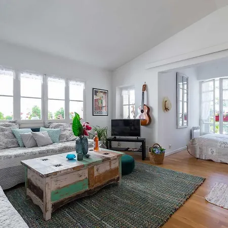 Avenue Des Fleurs Apartment *